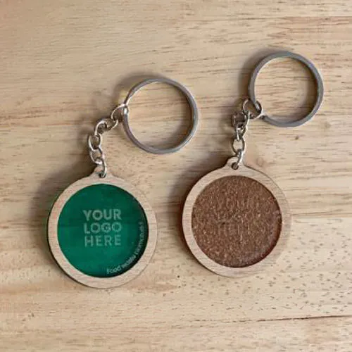 Keyring in wood and biomaterial