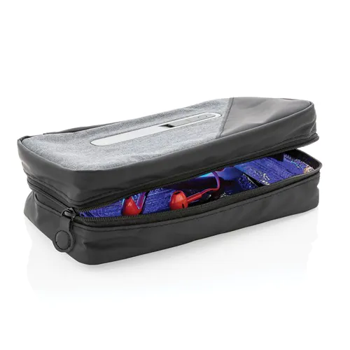 Portable UV-C steriliser pouch with integrated battery Portable UV-C steriliser pouch with integrated battery