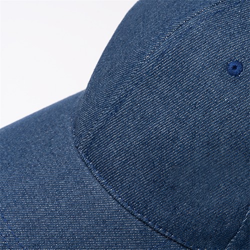 6-panel cap made from recycled denim. Embroidered Talita