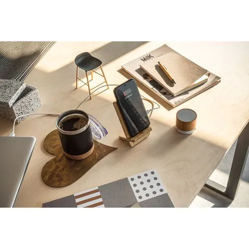 LANGE. Smartphone holder with 15W fast wireless charger in bamboo LANGE. Smartphone holder with 15W fast wireless charger in bamboo