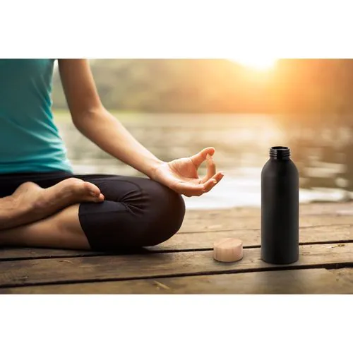 QUETA. Bouteille 550mL en aluminium avec bouchon en bambou QUETA. Bouteille 550mL en aluminium avec bouchon en bambou
