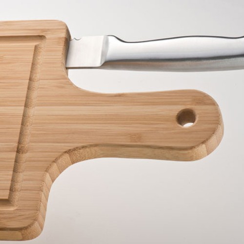 Chopping board with knife