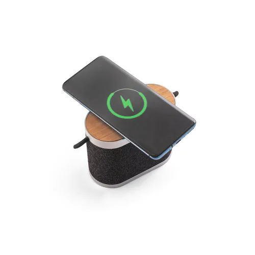 GUETTA. 5W portable speaker with super-fast 15W wireless charger and 2h battery life made of bamboo and recycled PET (100% rPET) GUETTA. 5W portable speaker with super-fast 15W wireless charger and 2h battery life made of bamboo and recycled PET (100% rPET)