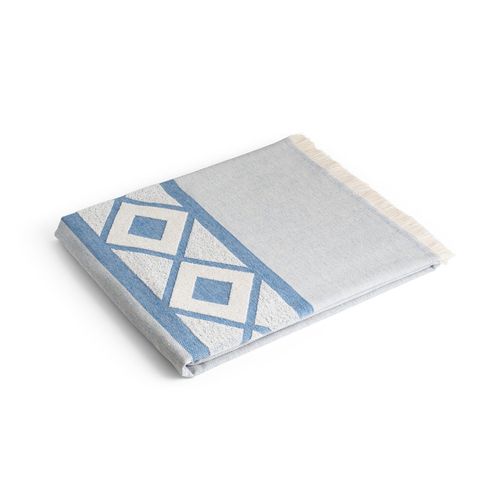 MALEK. Telo multifunzionale e da bagno (350g/m²) realizzato in cotone leggero e resistente (85%) e cotone riciclato (15%) MALEK. Telo multifunzionale e da bagno (350g/m²) realizzato in cotone leggero e resistente (85%) e cotone riciclato (15%)