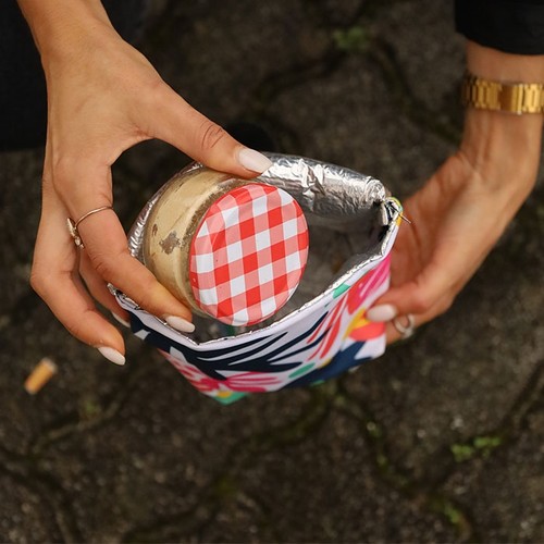 CUSTOMIZABLE HAND-HAND THERMAL LUNCH BOX