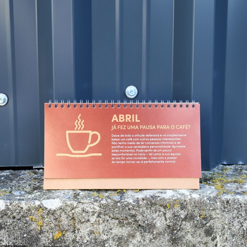 LARGE ECO DESK CALENDAR 13 CUSTOMIZABLE SHEETS