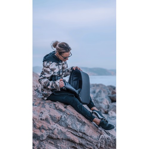 Bobby Hero Regular, Anti-theft backpack