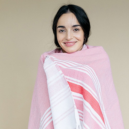 Asciugamano con finitura in spugna su un lato e ri Zanete