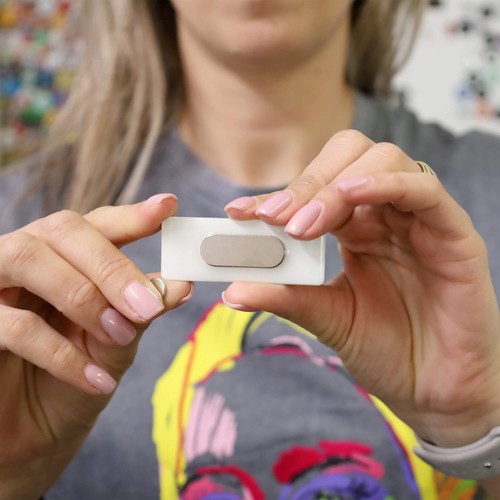 AIMANT PERSONNALISABLE BADGE ÉPOXY AIMANT PERSONNALISABLE BADGE ÉPOXY