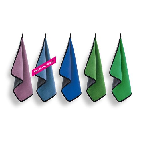 MICROFIBER TOWEL 30 x 40 cm MICROFIBER TOWEL 30 x 40 cm