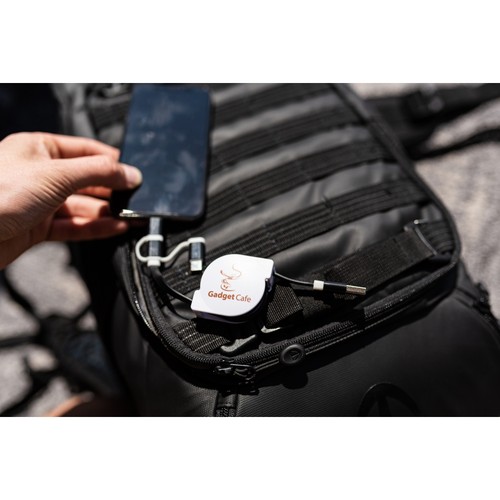 Extendable charging cable with 3 plugs