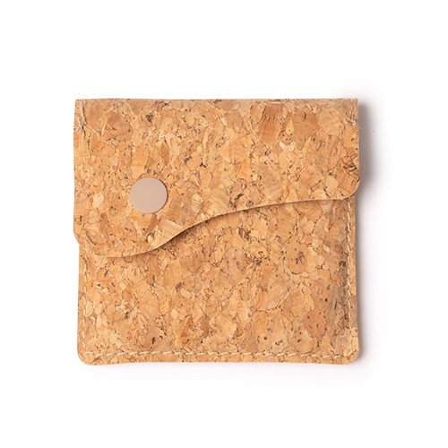 Ashtray with fireproof aluminum interior. Rosane