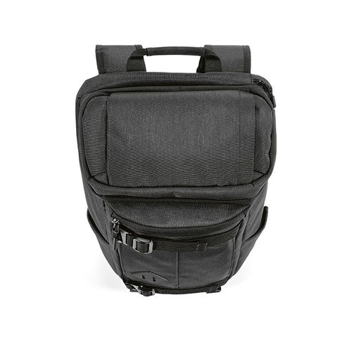 Zaino Paso 20L in rPET. Loops inferiori. Per laptop 17" Zaino Paso 20L in rPET. Loops inferiori. Per laptop 17"