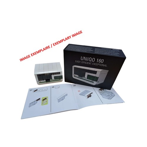 Customized toy brick model with 150 bricks