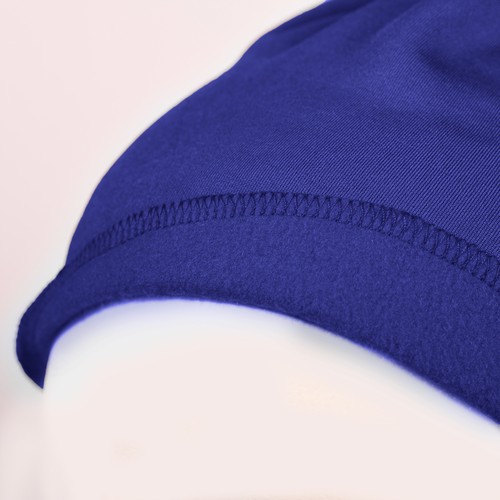 BONNET STRETCH AVEC COUTURES RÉFLÉCHISSANTES