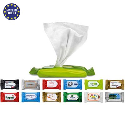 Pack of 10 refreshing wipes