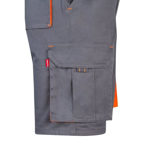 VL HEMERA. Bermuda bicolore elasticizzati con diverse tasche (240g/m²), in cotone (46%), EME (38%) e poliestere (16%) VL HEMERA. Bermuda bicolore elasticizzati con diverse tasche (240g/m²), in cotone (46%), EME (38%) e poliestere (16%)
