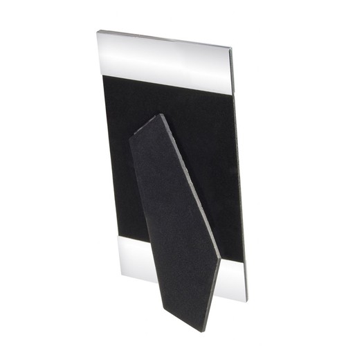 VERTICAL STRIPES PHOTO FRAME - 10x15cm VERTICAL STRIPES PHOTO FRAME - 10x15cm