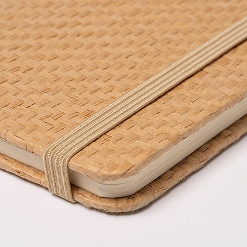 Notebook A5 con copertina rigida. Chiusura elastic Cinira