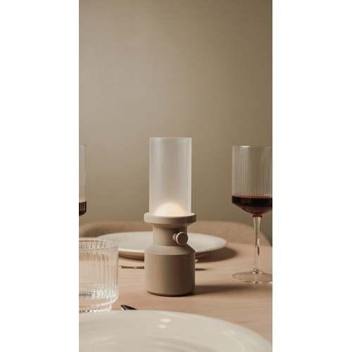 VINGA Lampe de table Niori RCS VINGA Lampe de table Niori RCS