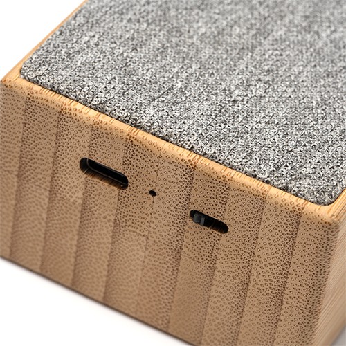 3W wireless speaker. Includes a type-C cable. Play Adail 3W wireless speaker. Includes a type-C cable. Play Adail