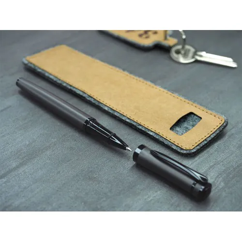 Bolígrafo en el maletín