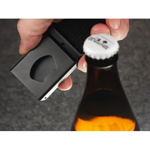 Ceinture avec boucle décapsuleur