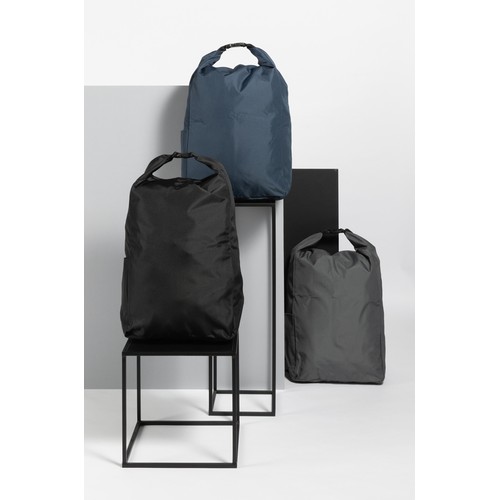 Zaino rolltop basic in rPET Impact AWARE™ Zaino rolltop basic in rPET Impact AWARE™