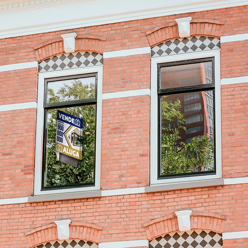 REAL ESTATE SIGN 1.4X0.7M WITH CUSTOMIZABLE HALF FOLD