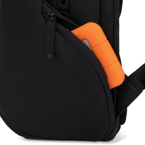 Incase ICON Slim Pack