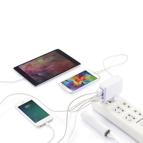Adaptateur de voyage avec 4 ports USB Adaptateur de voyage avec 4 ports USB