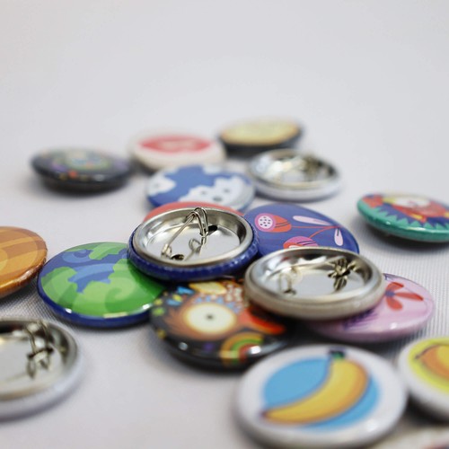 CUSTOMIZABLE 25MM BADGE