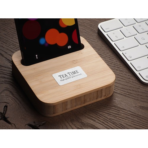 Drewniana podstawka pod telefon Drewniana podstawka pod telefon