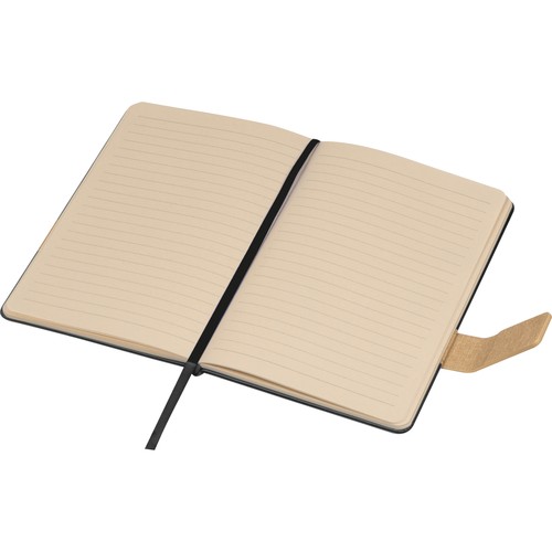 Notebook with magnetic closure