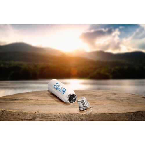 RAGNAR. Bouteille en acier inoxydable (36% recyclée) avec double parois sous vide 570 mL RAGNAR. Bouteille en acier inoxydable (36% recyclée) avec double parois sous vide 570 mL