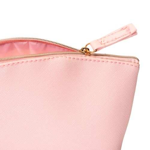 Multipurpose PU fine grain saffiano beauty case. Zipper closure and inner lining Multipurpose PU fine grain saffiano beauty case. Zipper closure and inner lining