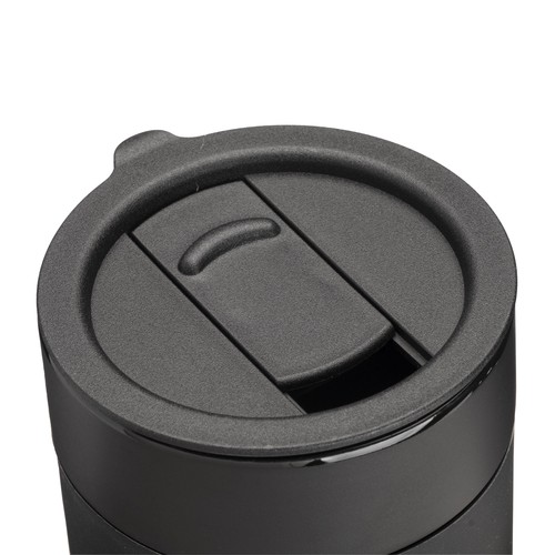 300 ml silicone-coated ceramic mug. Removable PP cap with sliding opening 300 ml silicone-coated ceramic mug. Removable PP cap with sliding opening