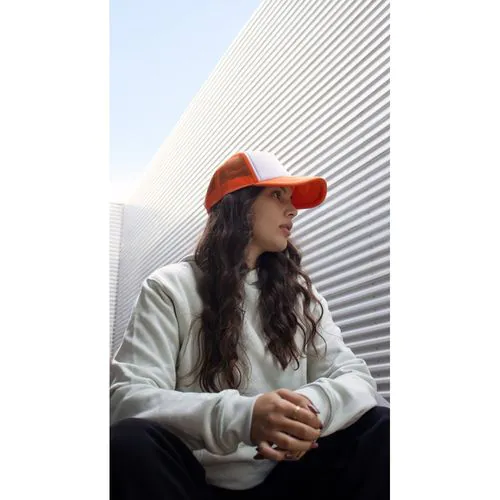 NICOLA. Polyester and mesh cap (150 g/m²)