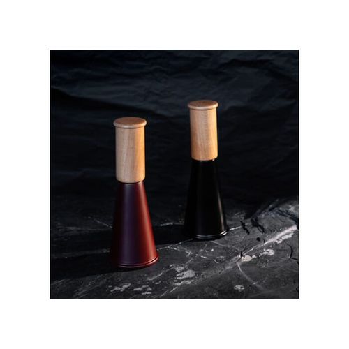 Sagaform Gurken Salt or Pepper Grinder Medium, 20,5cm Sagaform Gurken Salt or Pepper Grinder Medium, 20,5cm