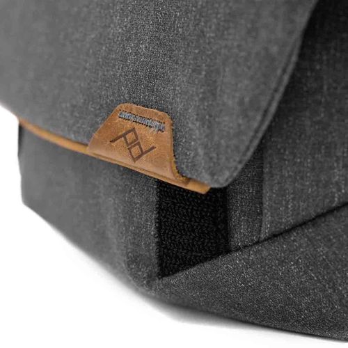 Bolso Peak Design Field Pouch (Carbón)