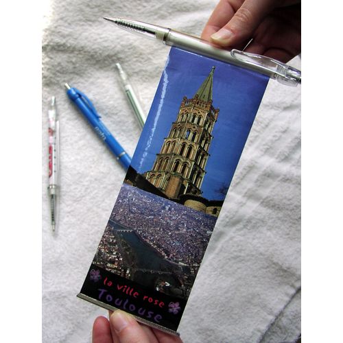 Flag pens
