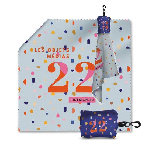 MICROFIBER CLEANING CLOTH WITH POUCH