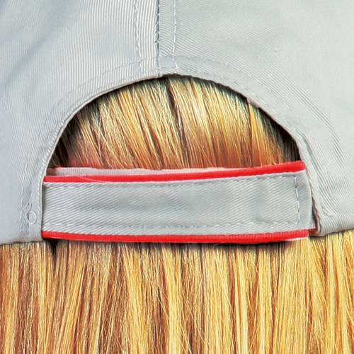 6 PANELS CAP IN 65% POLYESTER - 35% COTTON 6 PANELS CAP IN 65% POLYESTER - 35% COTTON