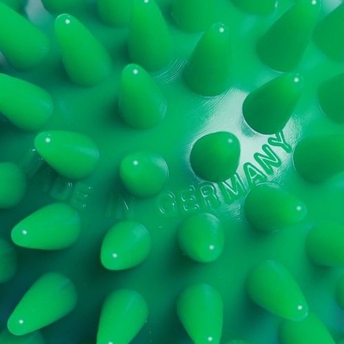 Balle de massage hérisson avec gaufrage rectangulaire (78 mm, rouge), "Made in Germany" Balle de massage hérisson avec gaufrage rectangulaire (78 mm, rouge), "Made in Germany"