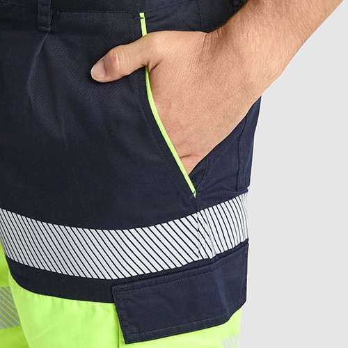 korte broek met reflecterende strepen