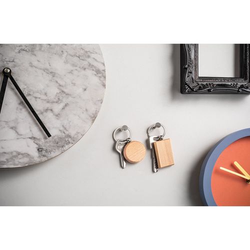 STEWIE ROUND. Round keyring in beech wood STEWIE ROUND. Round keyring in beech wood