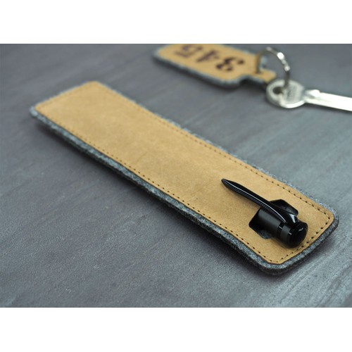 Bolígrafo en el maletín