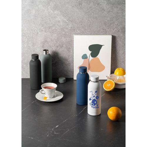 ODIN. Double wall vacuum stainless steel (36% recycled) bottle with rubber coating 550 mL