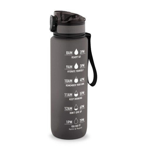 ERIKSSON. Butelka wykonana z PET z recyklingu (100% rPET), z motywującymi cytatami i godzinami, które zachęcają do picia wody i nawadniania organizmu przez cały dzień ERIKSSON. Butelka wykonana z PET z recyklingu (100% rPET), z motywującymi cytatami i godzinami, które zachęcają do picia wody i nawadniania organizmu przez cały dzień