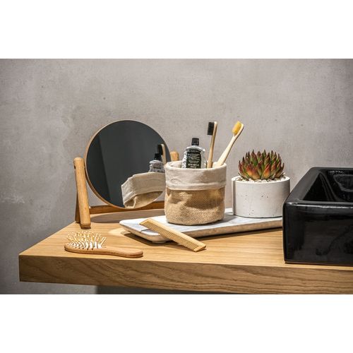 DELANY. Toothbrush with bamboo body and nylon bristles DELANY. Toothbrush with bamboo body and nylon bristles